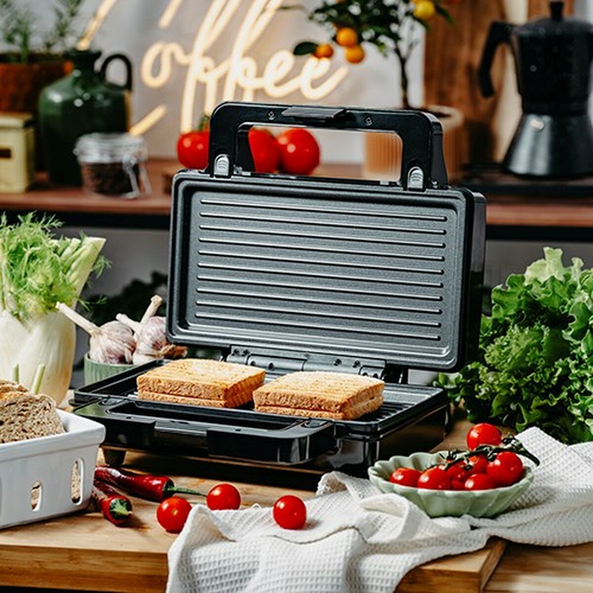 Sandwichera Adler AD 3073 Negro Plateado